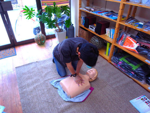 EFR（救急救命法）の胸部圧迫